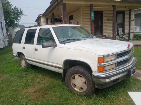 White 1998 Chevrolet Tahoe LT purchased by CashSellCar in Ohio
