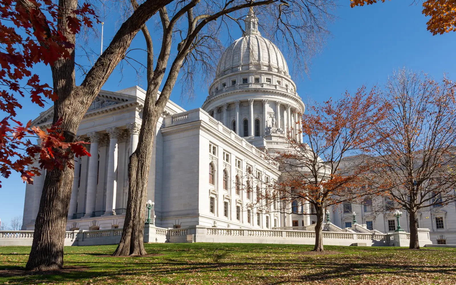 Wisconsin State Capitol in Madison – sell my car in Madison, WI, paid by check at pickup