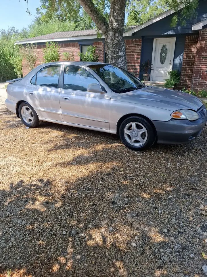 2000 Hyundai Elantra GLS bought from a seller in Texas for $900 by CashSellCar