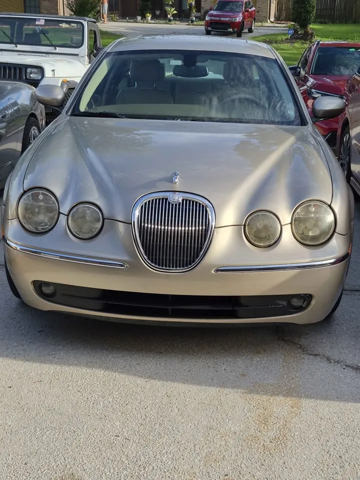 2005 Jaguar S-Type V8 Sedan bought from a seller in Tampa, Florida for $690 by CashSellCar